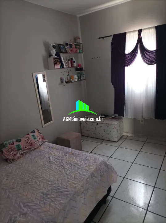 Casa à venda com 3 quartos, 100m² - Foto 4