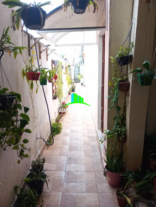 Casa à venda com 4 quartos, 125m² - Foto 4