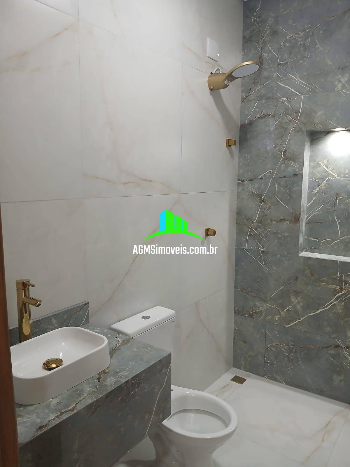 Casa à venda com 2 quartos, 61m² - Foto 2