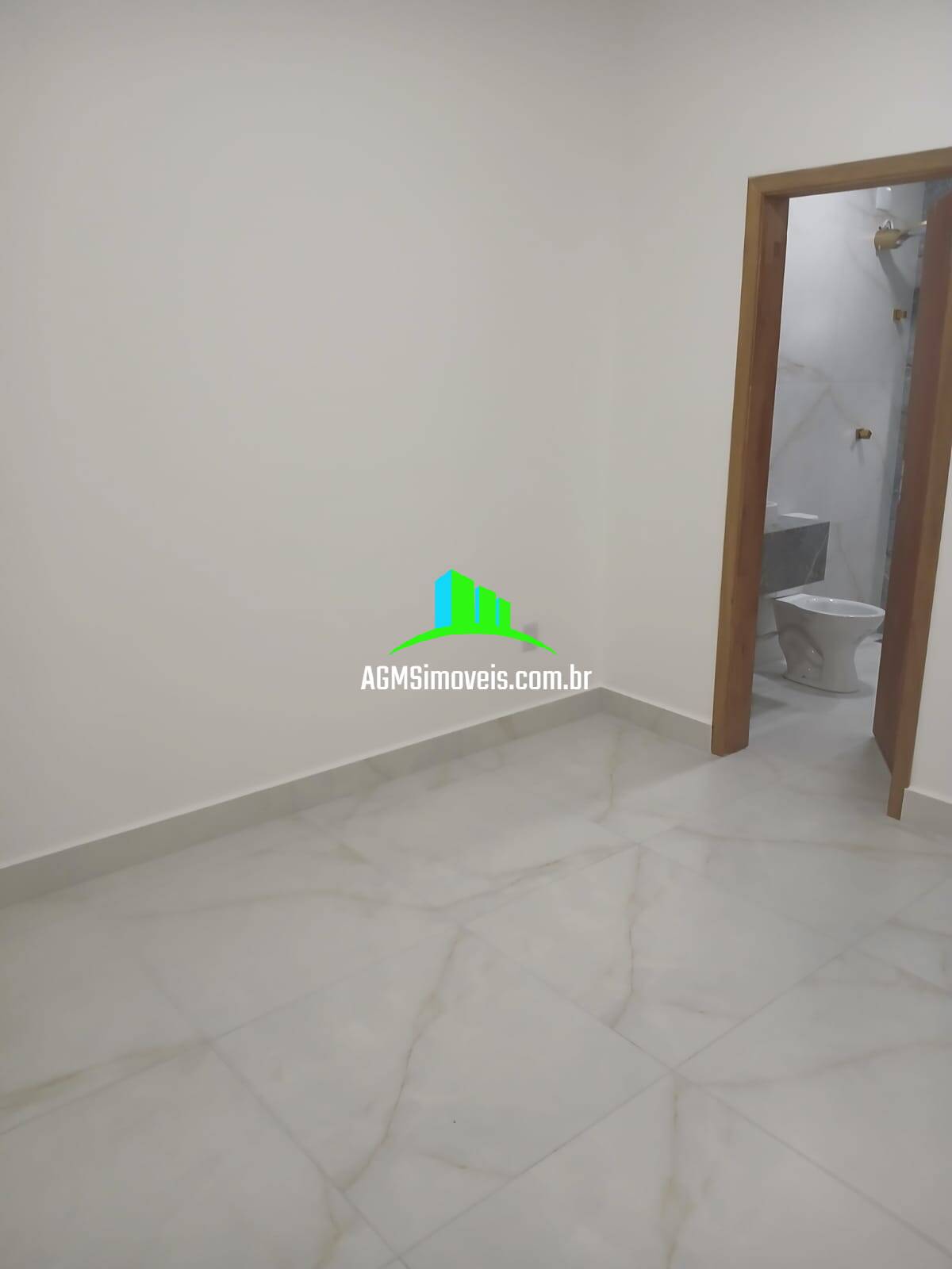 Casa à venda com 2 quartos, 61m² - Foto 4