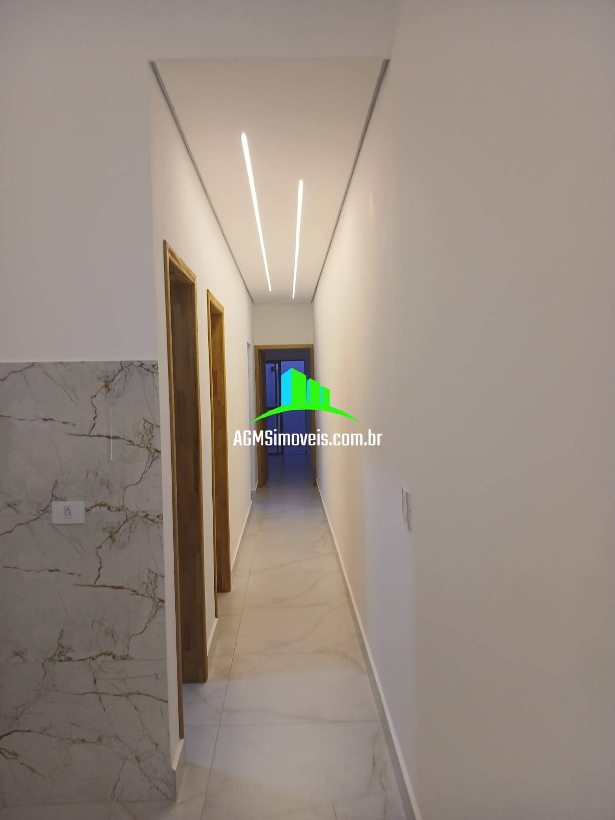 Casa à venda com 2 quartos, 61m² - Foto 8