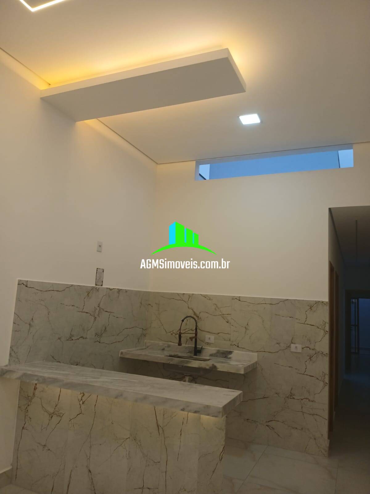 Casa à venda com 2 quartos, 61m² - Foto 13