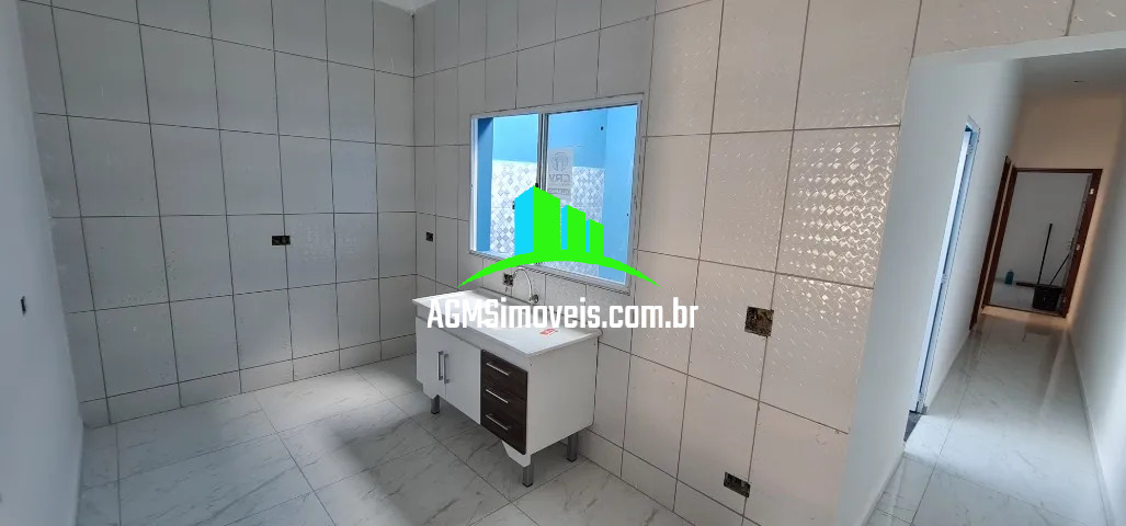 Casa à venda com 2 quartos, 80m² - Foto 1