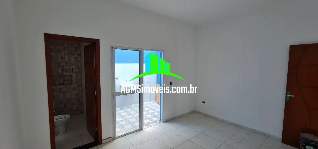 Casa à venda com 2 quartos, 80m² - Foto 2