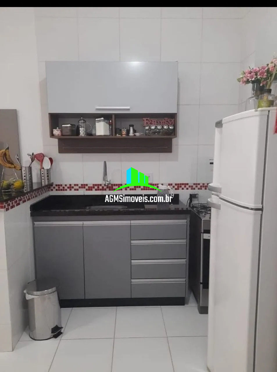 Casa à venda com 2 quartos, 75m² - Foto 3