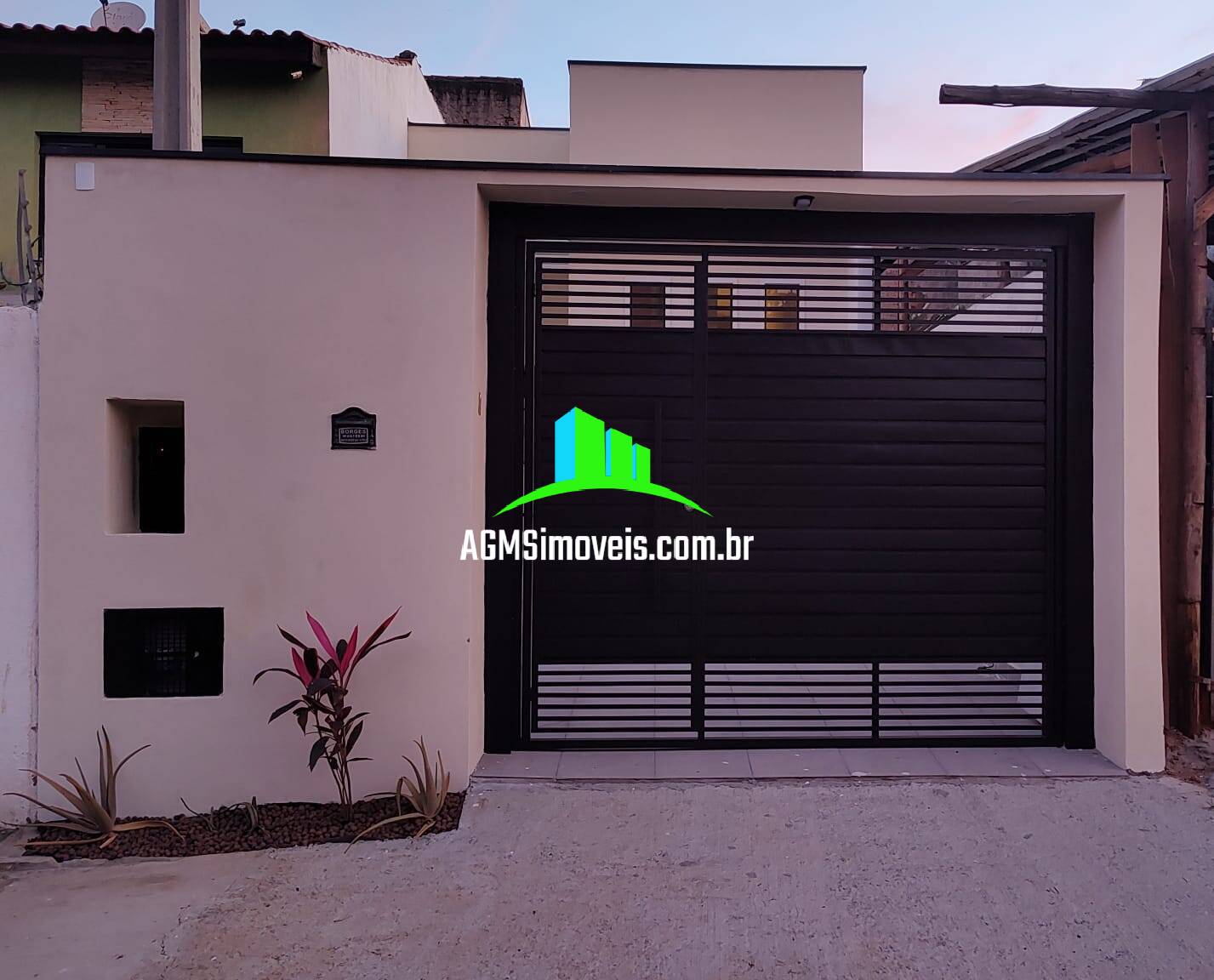 Casa à venda com 2 quartos, 70m² - Foto 3