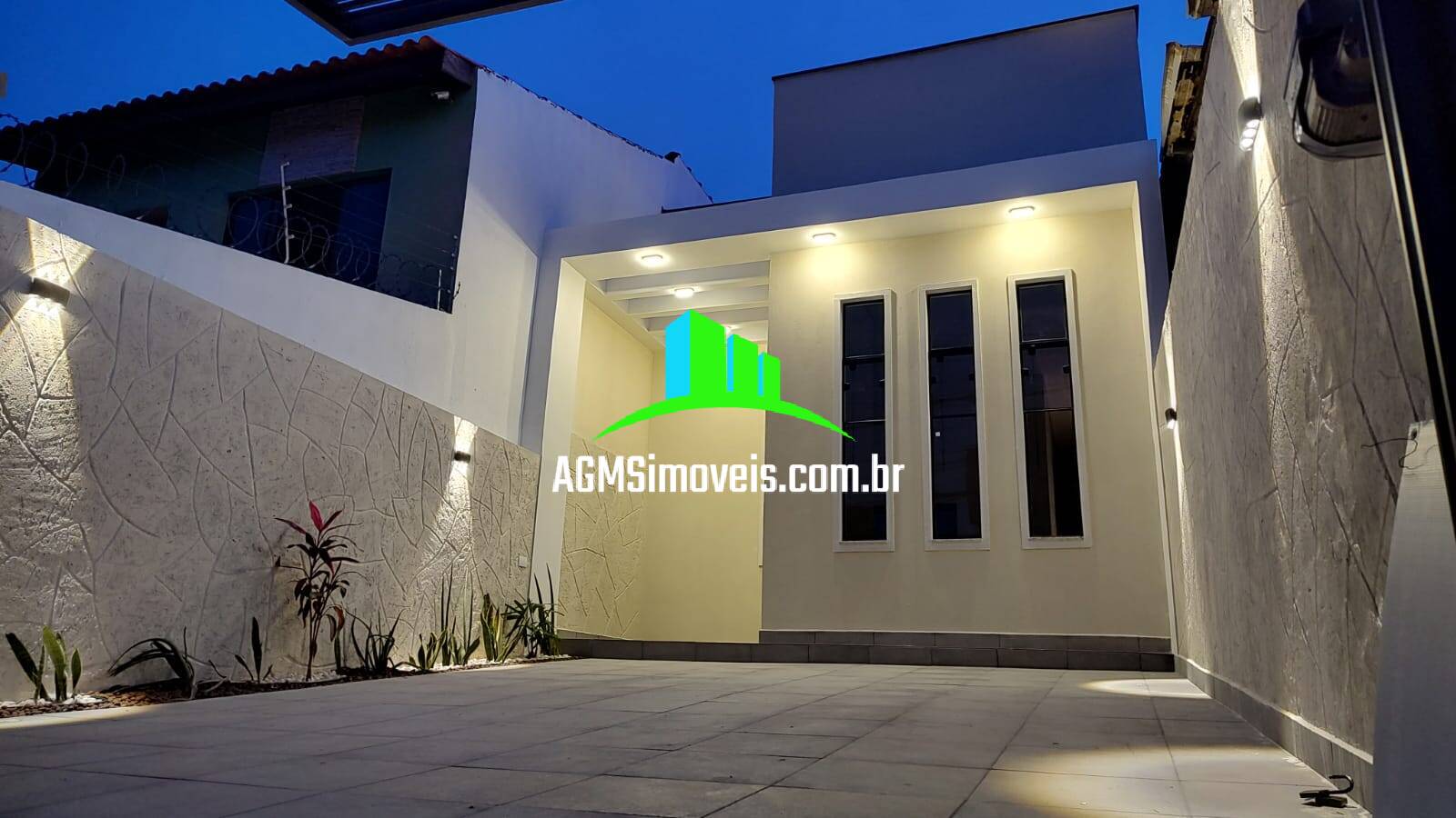Casa à venda com 2 quartos, 70m² - Foto 4