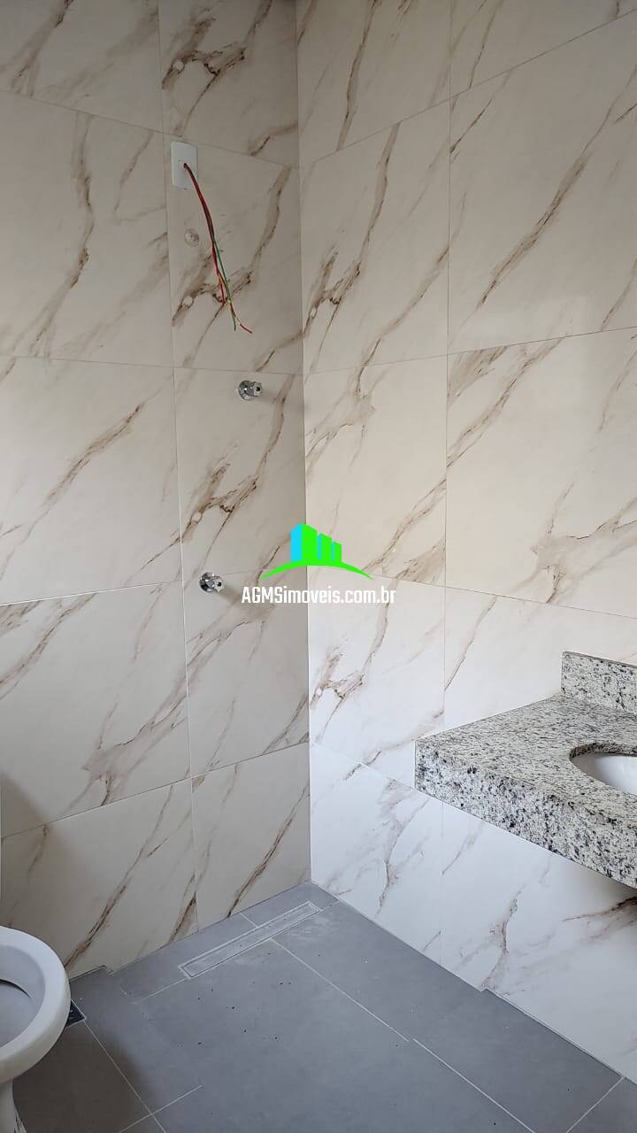 Casa à venda com 2 quartos, 70m² - Foto 14
