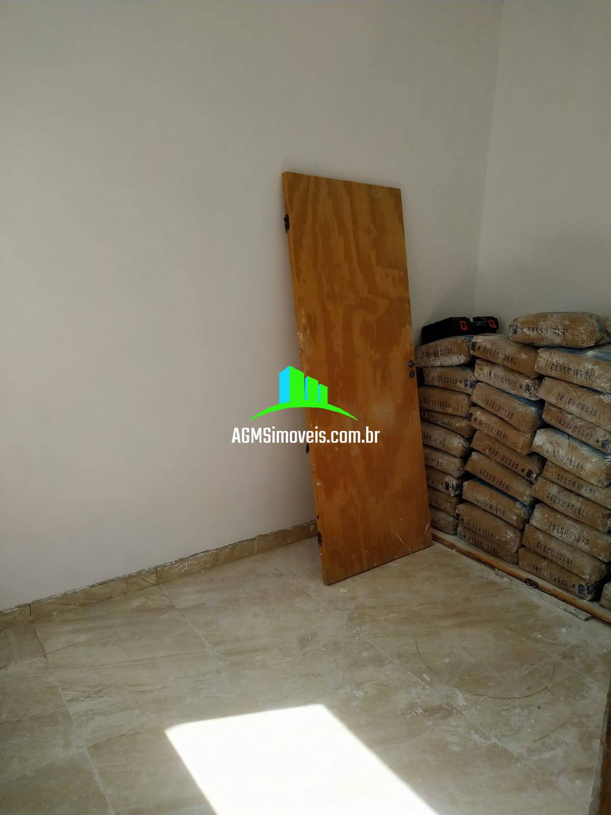 Casa à venda com 2 quartos, 61m² - Foto 12